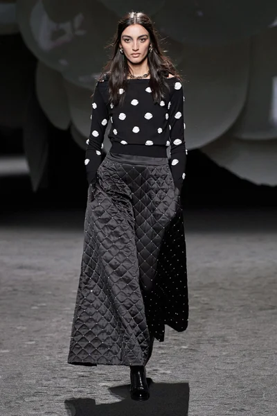Look 12